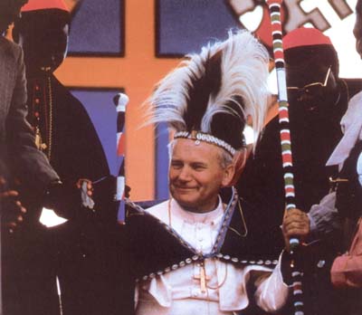 Wojtyla Katz aceptó usar gorro de hechicero, pero rechazó la tiara papal